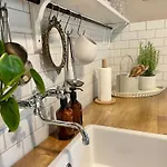 House 44 * Μπλεντ